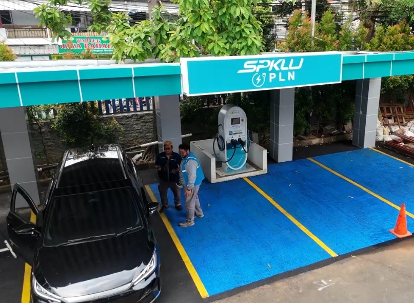 PLN Enjiniring Hidupkan Semangat PLN EYE Lewat Uji Kesiapan SPKLU dari Jakarta ke Palembang
