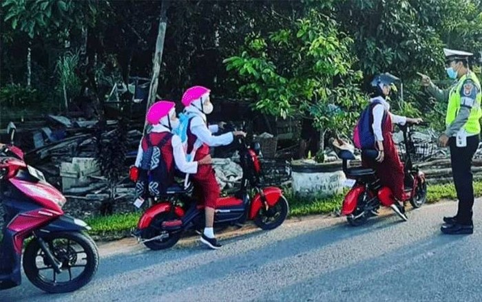 Marak Anak Kecil Mengendarai Sepeda Listrik, Ini Resikonya!