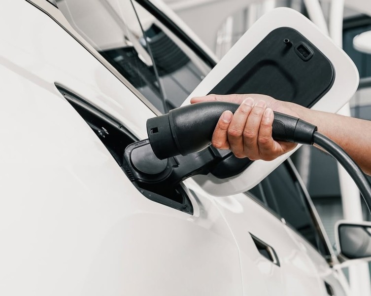 Listrik Charger Mobil Listrik Tidak Masuk? Cek Hal Ini