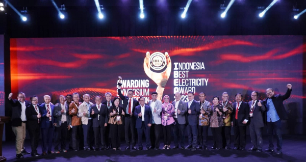 Menjadi Inovator Implementasi Transisi Energi, Dirut PLN Raih Penghargaan di IBEA 2023