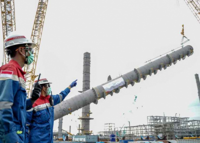 Propylene Splitter, Peralatan Tertinggi di Proyek RDMP Balikpapan Resmi Dipasang